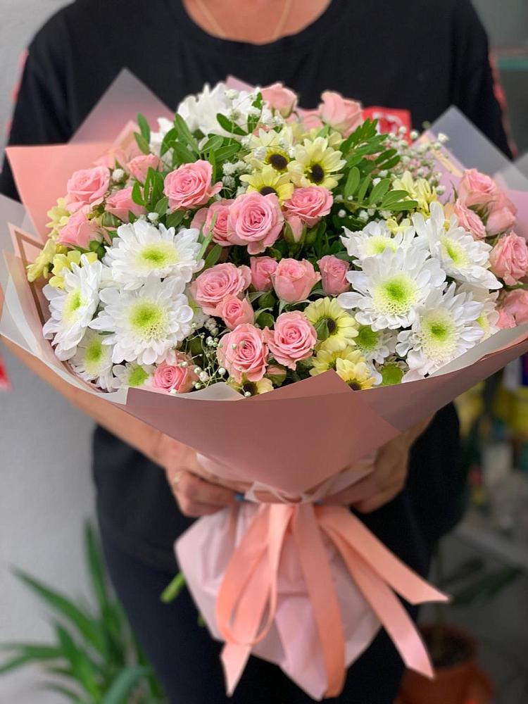 Букет цветов из: Розы и Хризантемы в Ефимовский