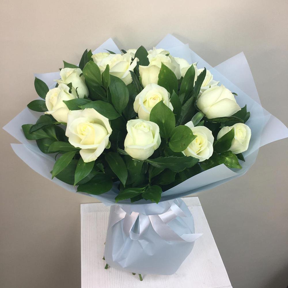 Букет 15 Белых роз Проуд в Ефимовский