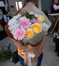 Букет цветов из:  Герберы, Розы и Хризантемы в Ефимовский