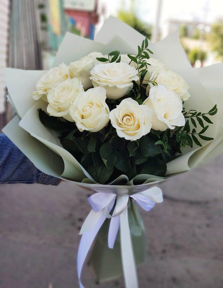 Букет Белые розы Проуд в Ефимовский