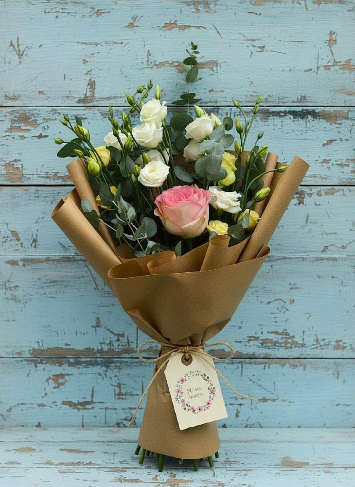 Букет цветов из: Розы и Лизиантусы в Ефимовский