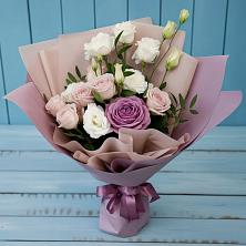 Букет цветов из:  Розы и Лизиантусы в Ефимовский