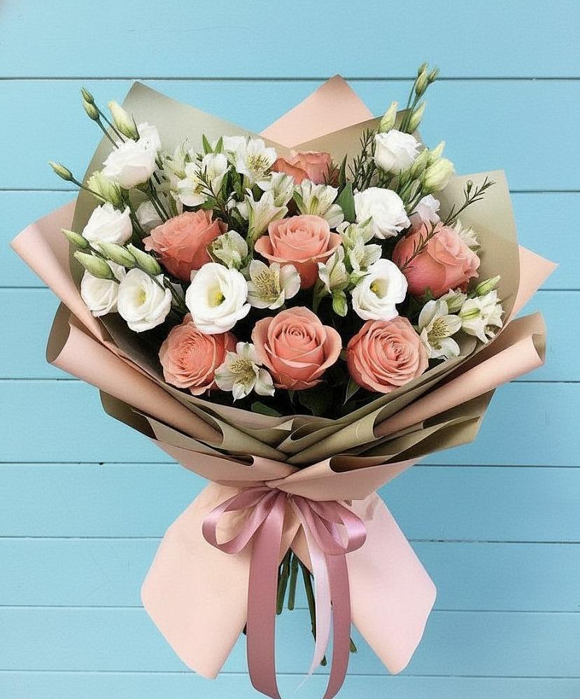Букет цветов из: Розы, Альстромерии и Лизиантусы в Ефимовский