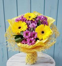Букет цветов из:  Хризантемы и Герберы в Ефимовский