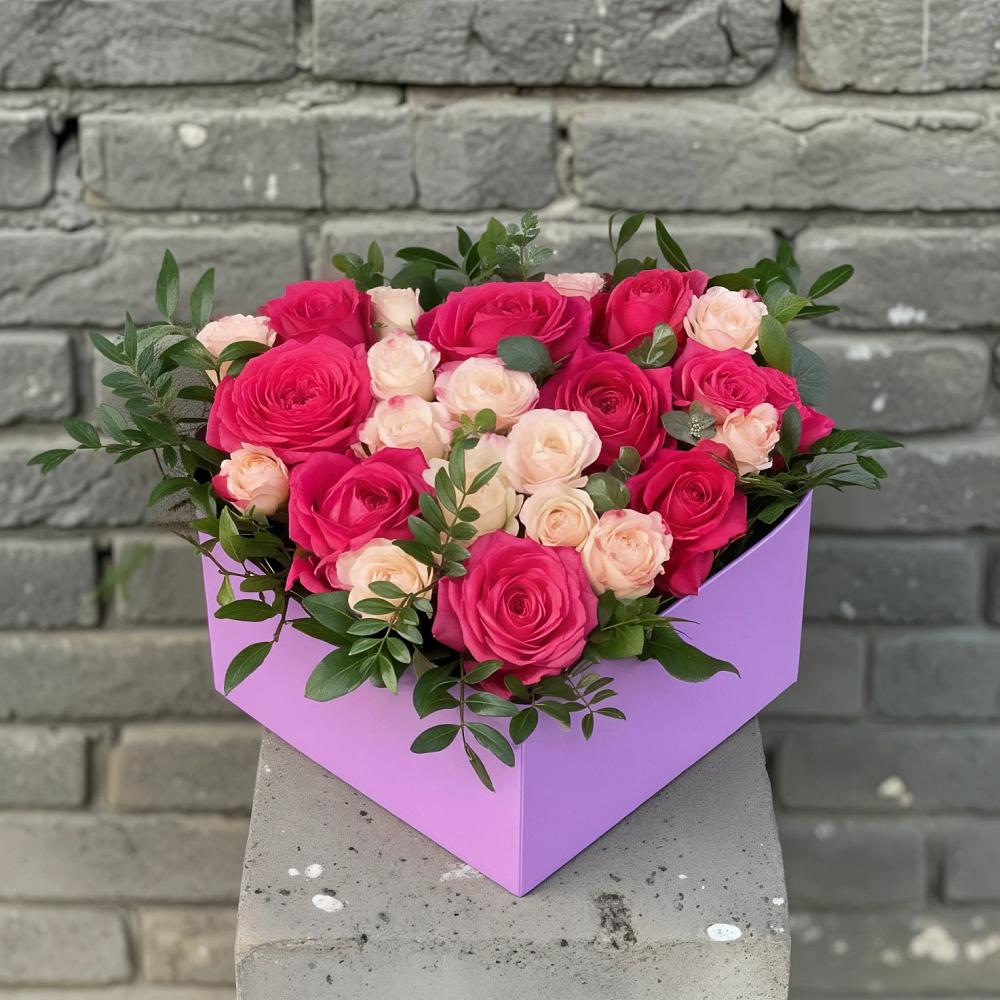 Цветочная композиция из Розы в коробке в Ефимовский