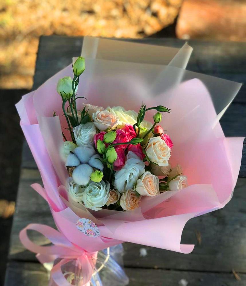 Букет цветов из: Розы и Лизиантусы в Ефимовский