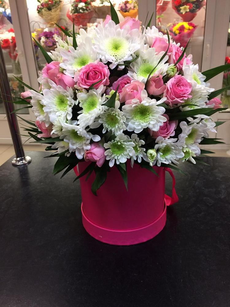 Цветочная композиция из Розы и Хризантемы в шляпной коробке в Ефимовский